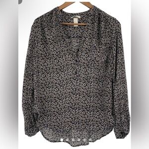 H&M long sleeve button down blouse